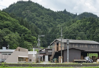 $BFC=8!?9q;:LZ:`$r3hMQ$9$k(B $B!<N.DL$+$i%G%6%$%s$^$G!<(B