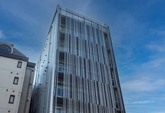 $B%j%0%J%`%7%j!<%:(B