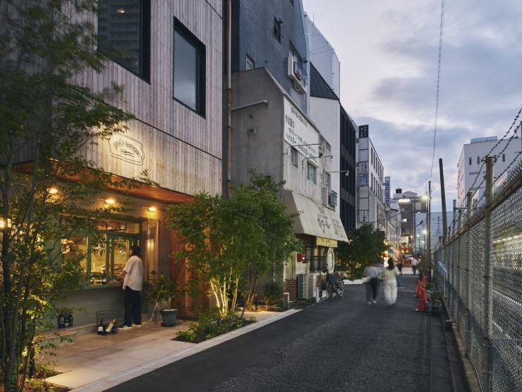 25年3月号　中小規模ビルのこれから　リノベーション&木質建築